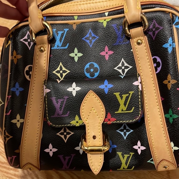 Women’s LV purse 100% authentic - Picture 3 of 8